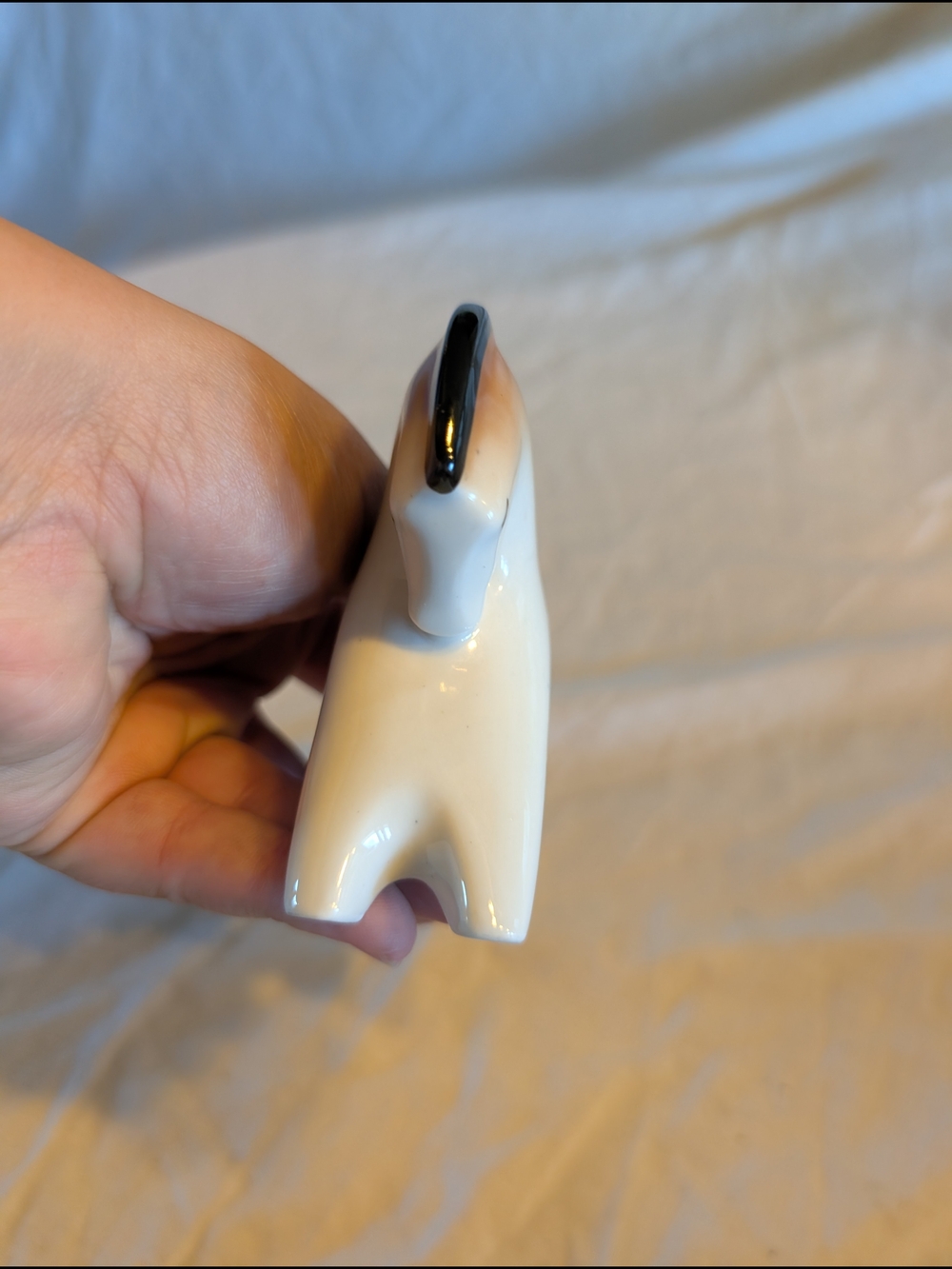 2/60$ Vintage Hollóházi Ceramic Horse Figurine in White, Brown and Black - Picture 4 of 7